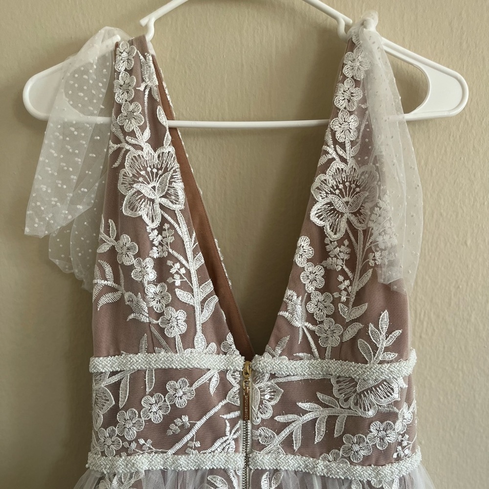 Bronx & Banco Tunisia White Floral Bridal Gown size US 4 (small) NEW! With tags! - Picture 8 of 12